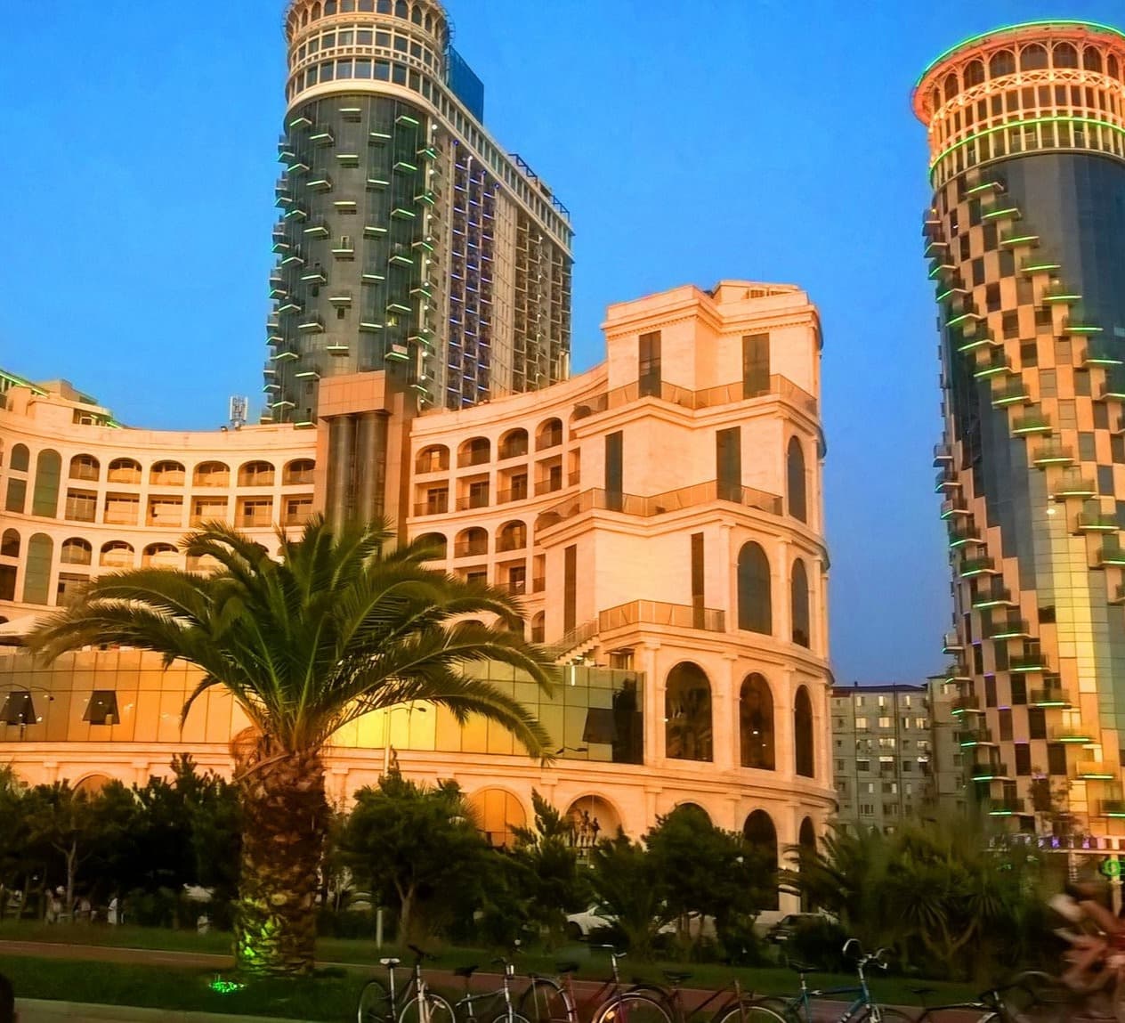 Frontnews image description