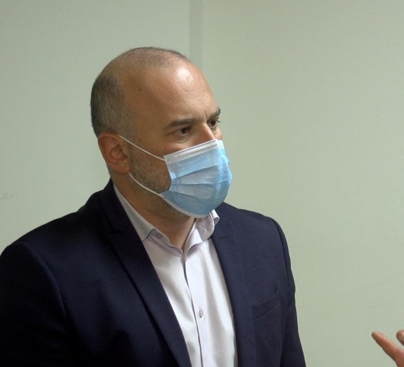 ზვიად შალამბერიძე ქუთაისის ინტერვენციული მედიცინის ცენტრში ვაქცინის მისაღებად მზადების პროცესს გაეცნო