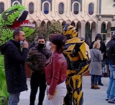 პარლამენტთან საპროტესტო აქცია იმართება