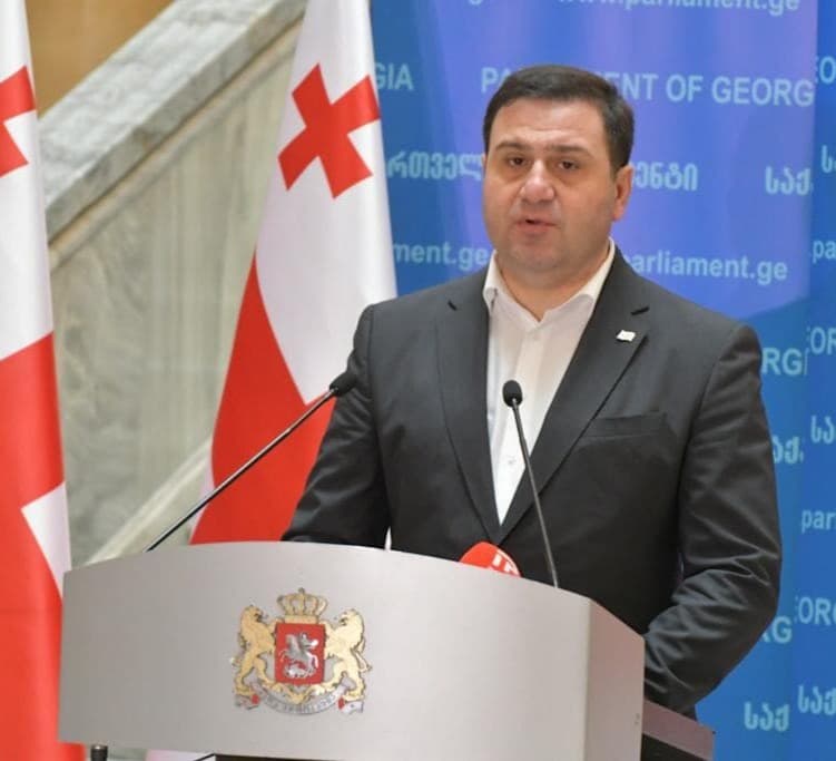 “გარკვეული განსხვავება ხედვებში ჯერ კიდევ საარჩევნო კამპანიის მიწურულიდან დაიწყო”