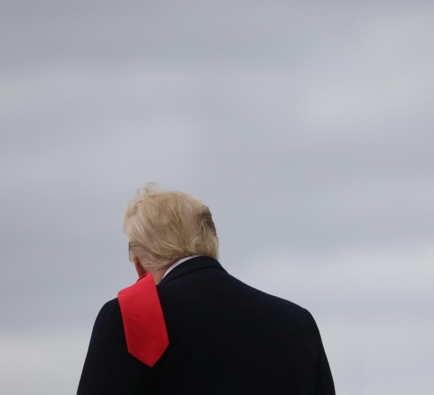 U.S. Senate begins considering impeachment against Trump