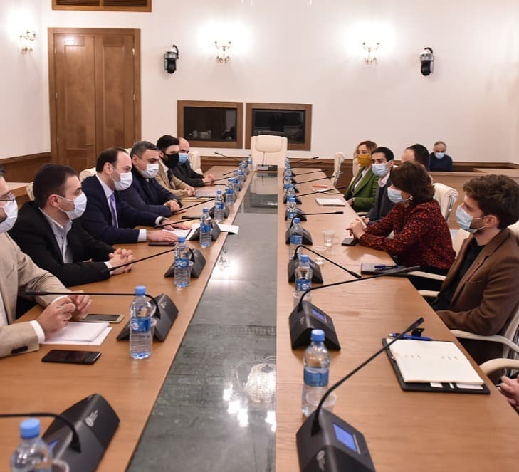 “იურიდიულ საკითხთა კომიტეტი მზად არის  არასამთავრობო ორგანიზაციებთან მჭიდრო თანამშრომლობა გააგრძელოს”