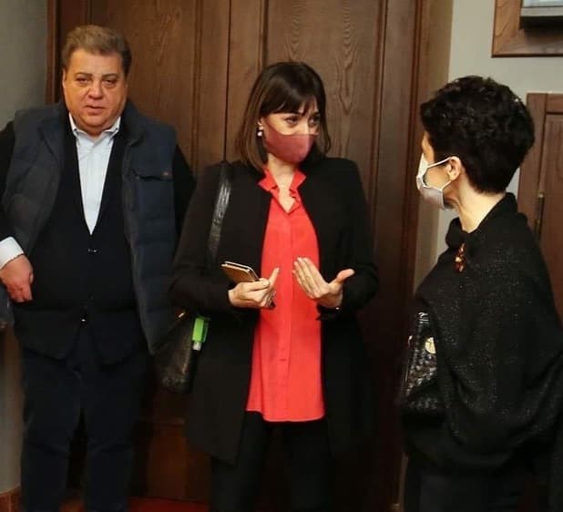 Frontnews image description