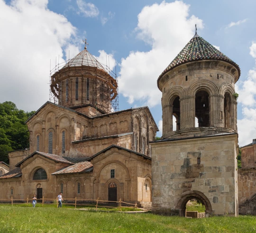 სახალხო დამცველი გელათის ტაძართან დაკავშირებით პირველად შეფასებას აქვეყნებს