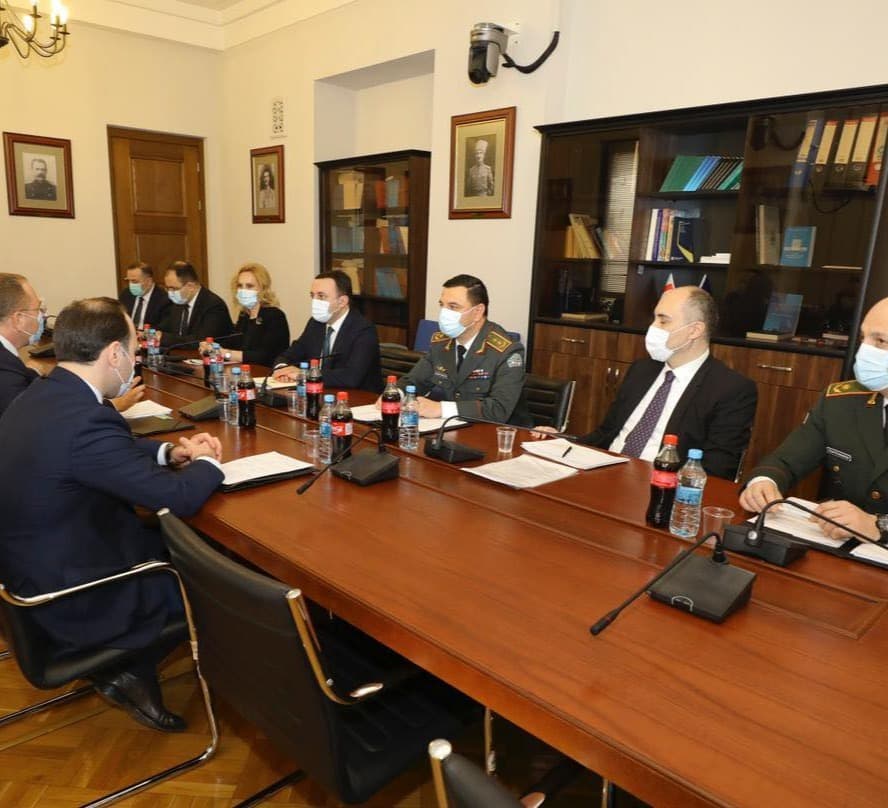 თავდაცვის მინისტრს პარლამენტის ნდობის ჯგუფის სხდომაზე მოუსმინეს