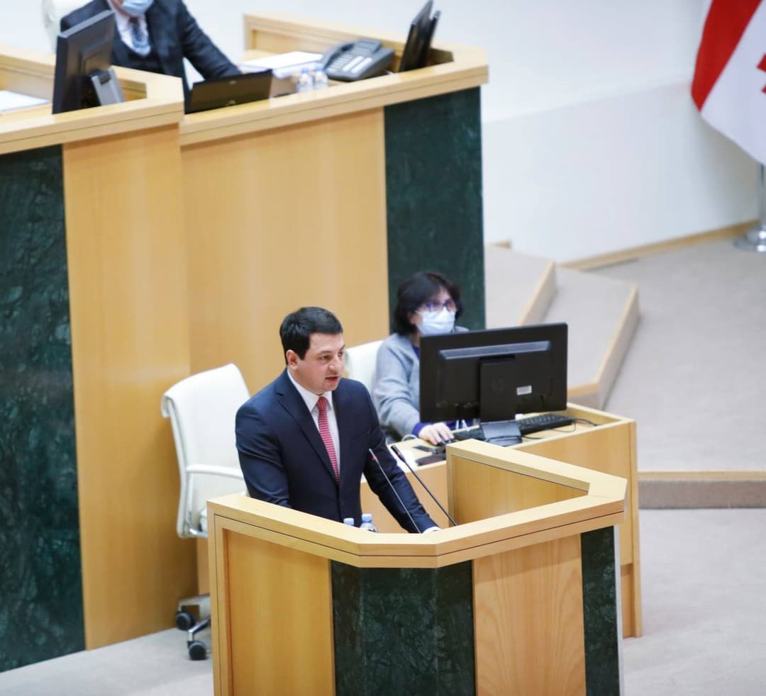 “თუ პროკურატურა პარლამენტს მომართავს დასაბუთებული მოთხოვნით, პარლამენტი მიიღებს სათანადო გადაწყვეტილებას”