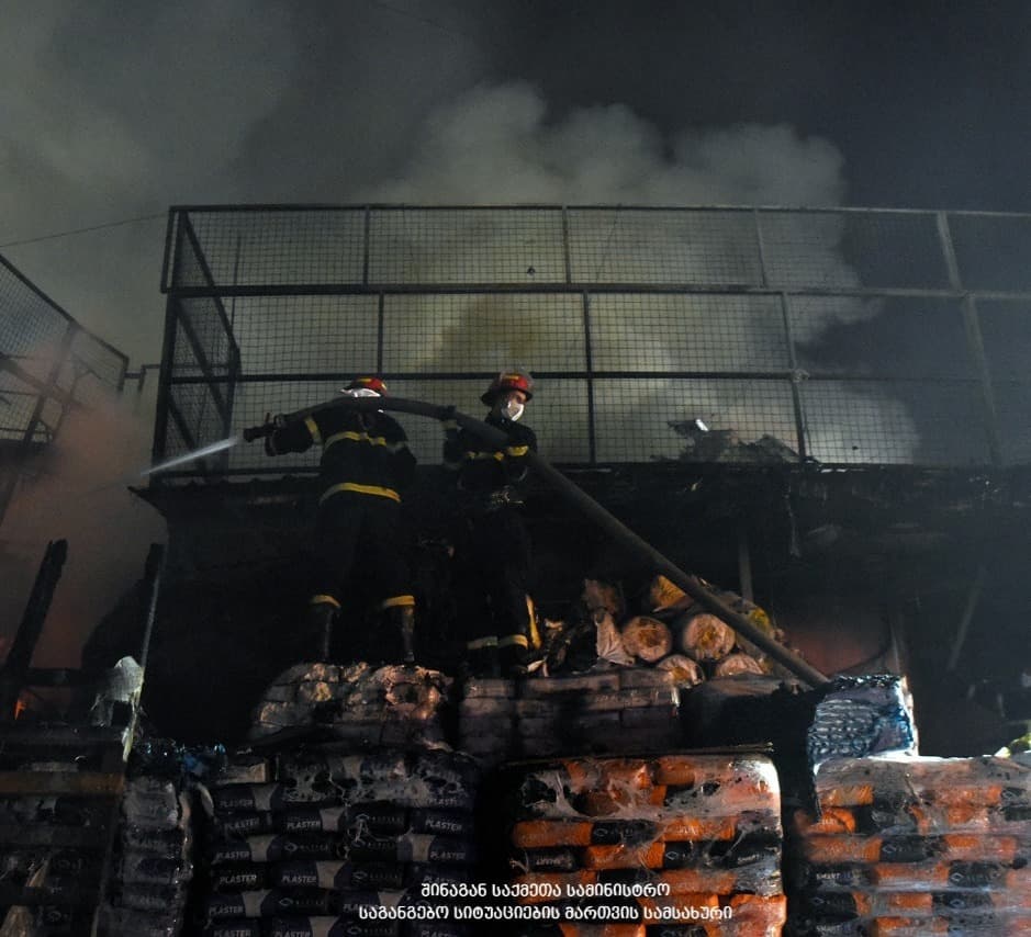აგლაძის ქუჩაზე გაჩენილი ხანძარი ლიკვიდირებულია