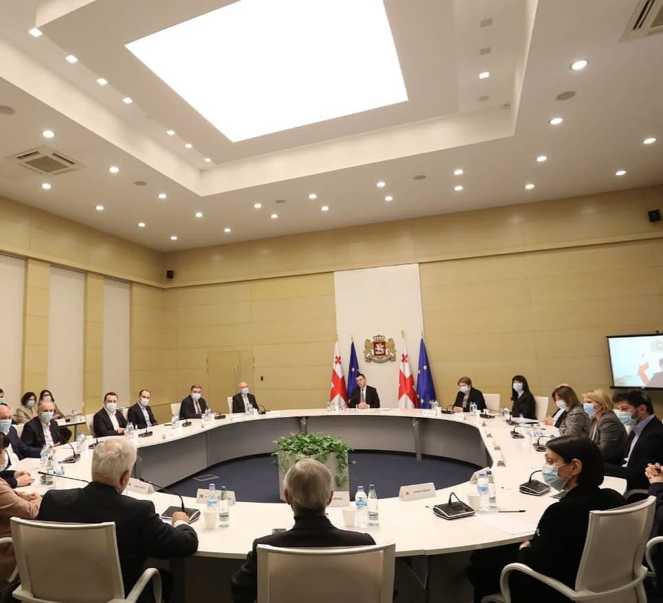 უწყებათაშორისი საბჭო მოქალაქეებს და ბიზნესსუბიექტებს რეკომენდაციების ზედმიწევნით დაცვისკენ მოუწოდებს