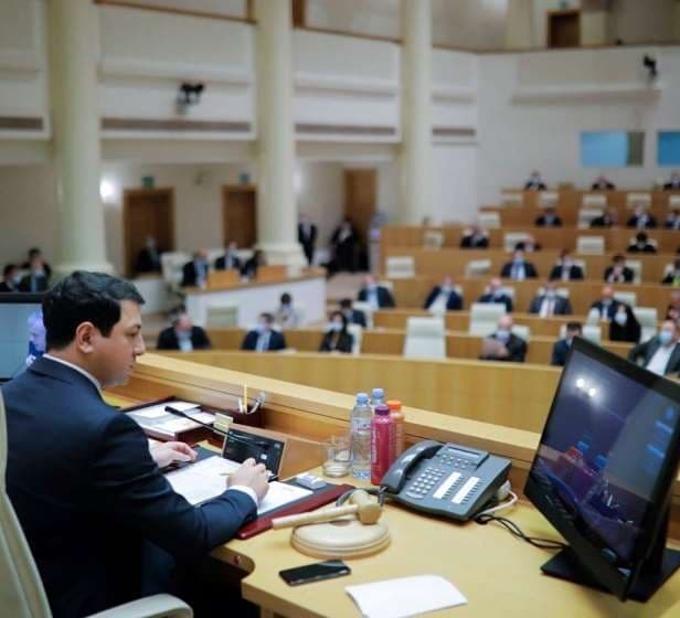 პარლამენტი მთავრობის განახლებულ შემადგენლობას 22 თებერვალს უყრის კენჭს