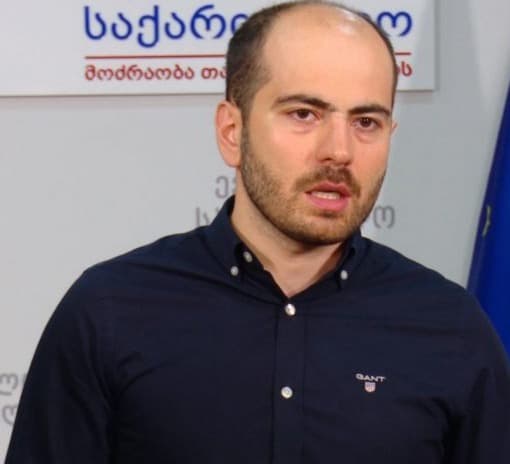 “ჟიგიმანტას პავილიონისი შეშფოთებულია ამ სიტუაციით და მოწოდებულია, რომ კრიზისი განიმუხტოს”