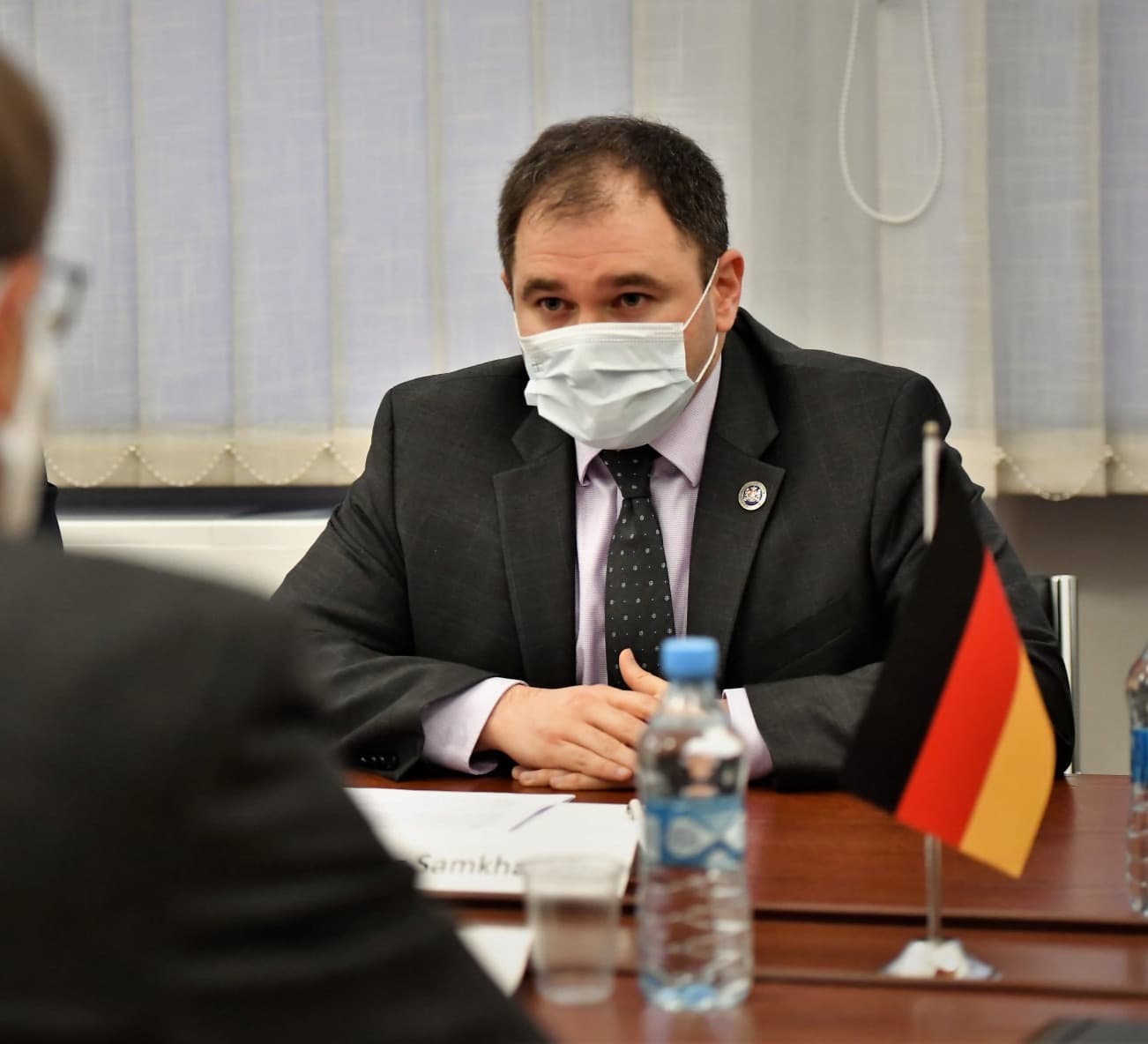 Frontnews image description