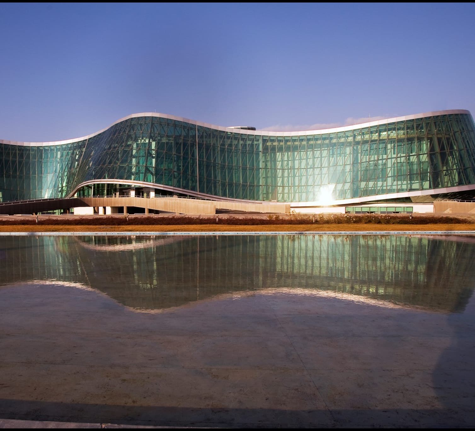 Frontnews image description