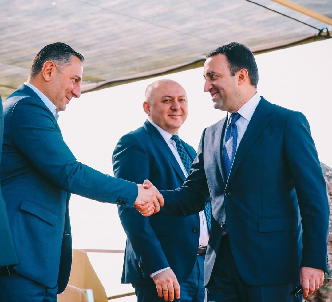 “სრული მხარდაჭერა ბატონ გომელაურს, რომელიც ძალიან ეფექტიანად მართავს თავის უწყებას, სრული მხარდაჭერა თითოეულ პოლიციელს”