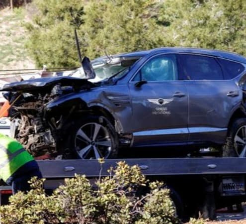 Tiger Woods car crash: Golfing great ‘awake and responsive’ following surgery