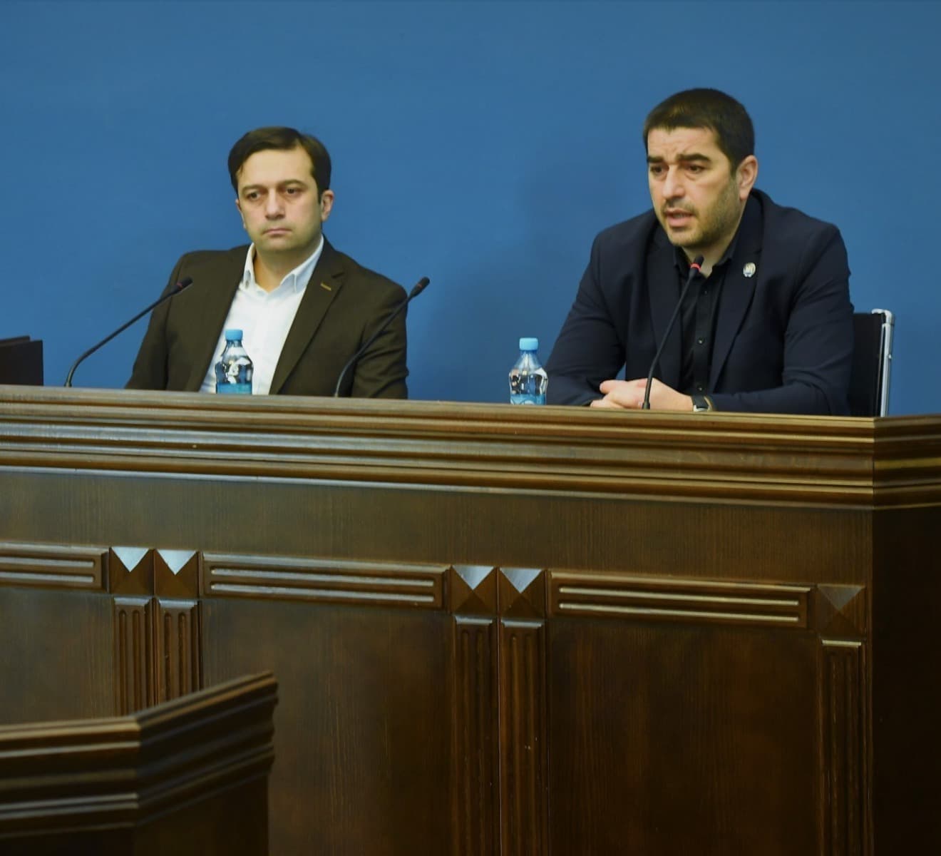 Frontnews image description