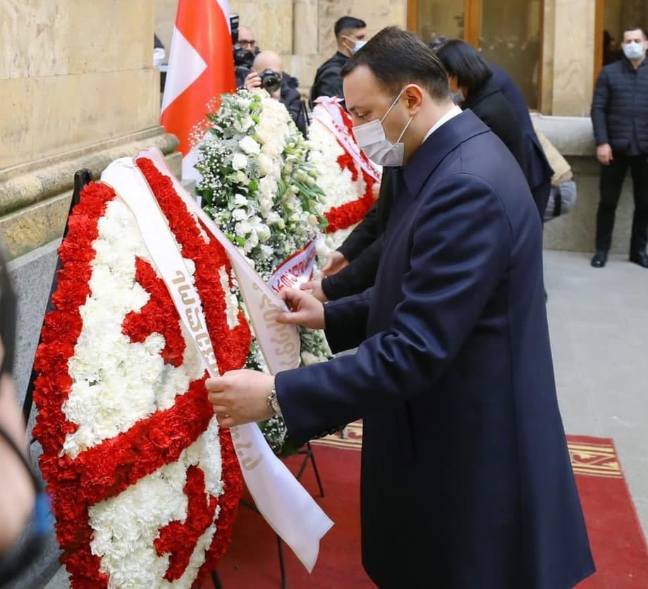 “25 თებერვალი  კიდევ ერთხელ გვახსენებს, რომ, ჩვენმა გმირებმა, მათ შორის იუნკერებმა, საკუთარი სიცოცხლე გაწირეს ჩვენი ქვეყნის დამოუკიდებლობისა და თავისუფლებისთვის”