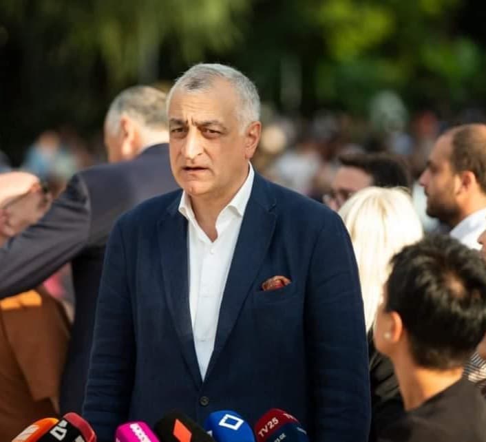 Frontnews image description