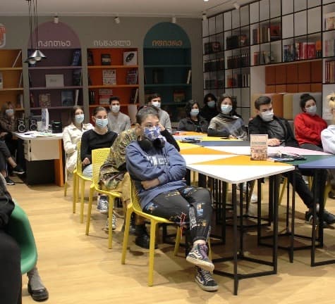 “საქართველოს ბანკის” მხარდაჭერით მოწყობილ იდეათეკებში საგანმანათლებლო შეხვედრები იწყება