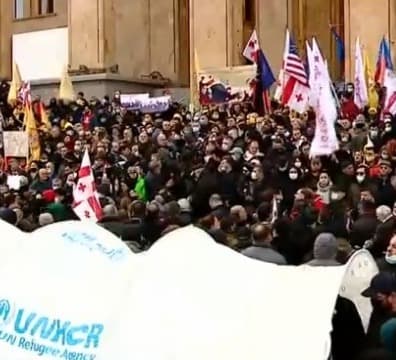 პარლამენტთან აქციაზე ნიკა მელიას ციხიდან გამოგზავნილი წერილი წაიკითხეს