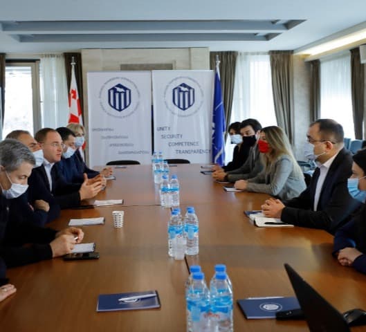 Frontnews image description