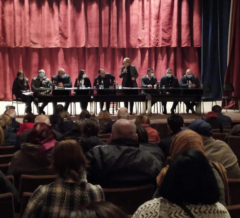 ნამახვანჰესთან დაკავშირებით მოსახლეობის მინისტრებთან შეხვედრა ხმაურის ფონზე წარიმართა