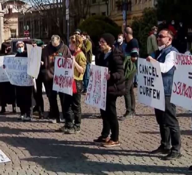 გადაადგილებაზე დაწესებული შეზღუდვის გაუქმების მოთხოვნით თბილისში აქცია გაიმართა