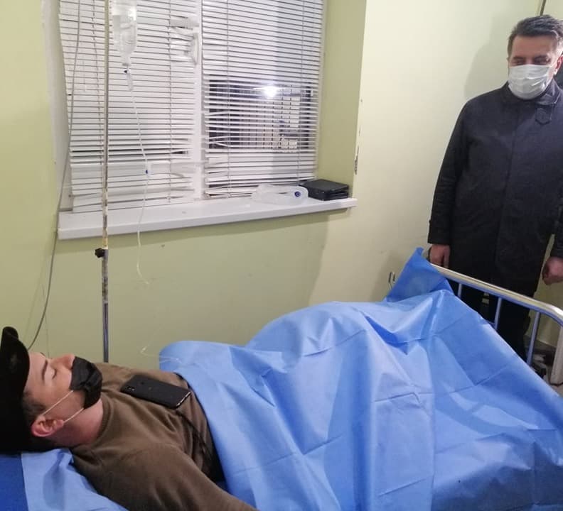 მარტვილში დაშავებული ჟურნალისტები და ოპერატორები სამეგრელოს გუბერნატორმა მოინახულა