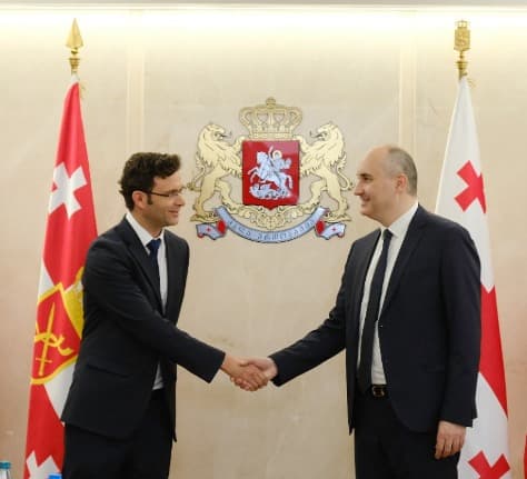 თავდაცვის მინისტრი ისრაელის კომპანიის წარმომადგენლებს შეხვდა