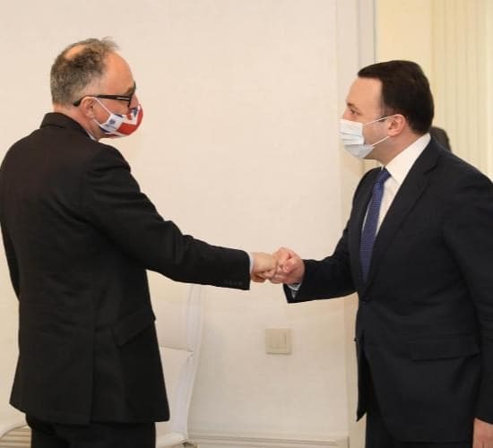 Frontnews image description