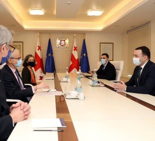 Frontnews image description