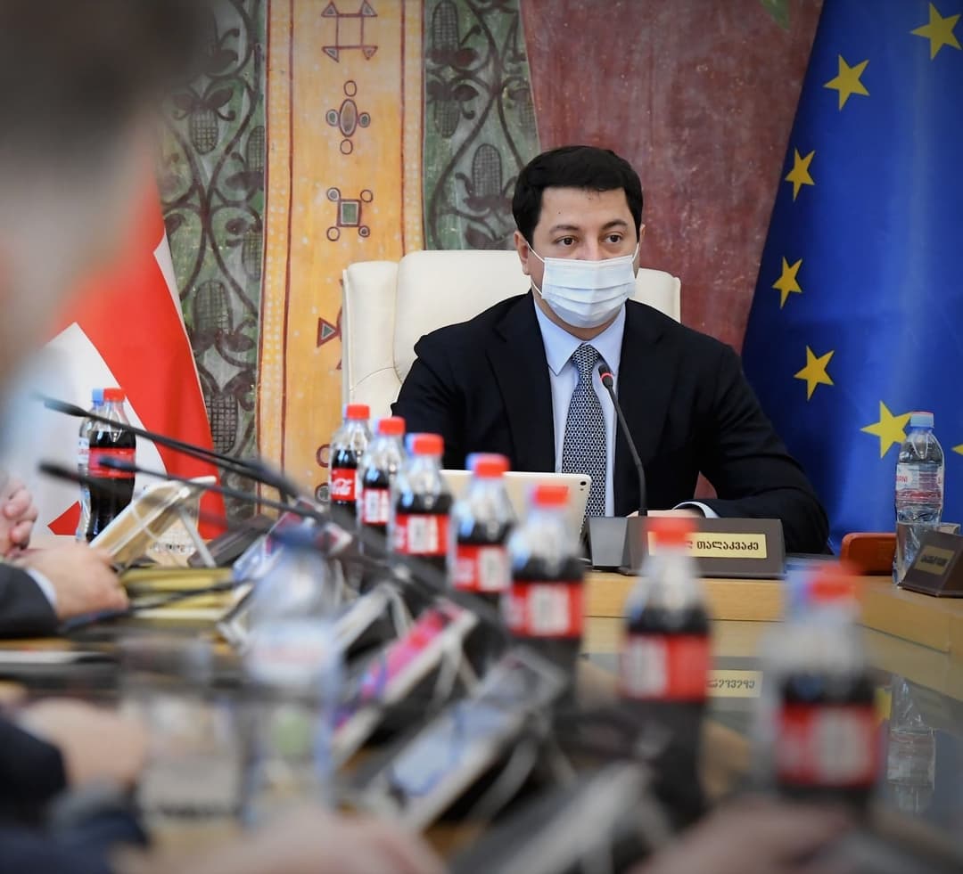 “წესების დარღვევაა, როცა მოლაპარაკების პირობებზე საჯაროდ საუბრობს ოპოზიცია – იმედია, ეს დესტრუქციის სიგნალი არ არის”