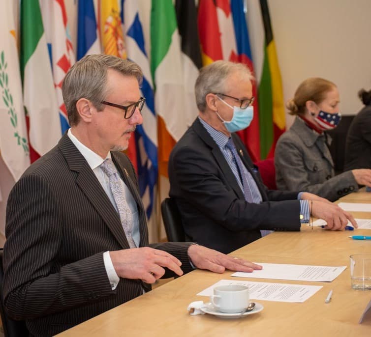 Frontnews image description