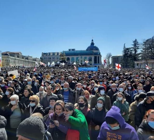 ქუთაისში მასშტაბური საპროტესტო აქცია მიმდინარეობს