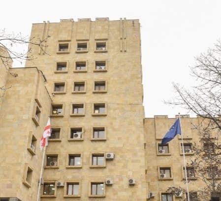 პროკურატურამ სომხეთის სამი მოქალაქის მიმართ ტრეფიკინგის ფაქტზე მამა-შვილს ბრალდება წარუდგინა