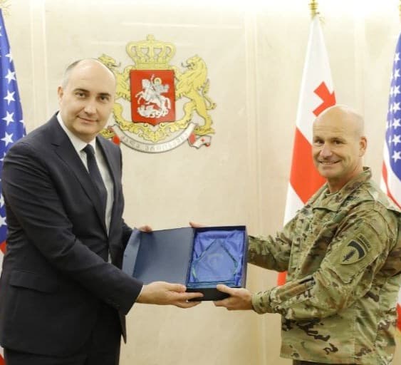 თბილისს ოფიციალური ვიზიტით ევროპასა და აფრიკაში აშშ-ის არმიის სარდალი, გენერალი კავოლი სტუმრობდა