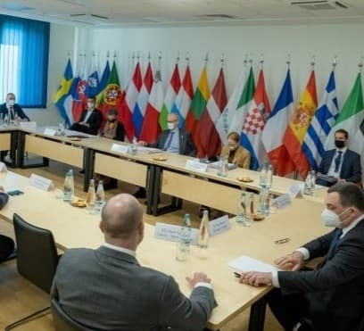 Frontnews image description