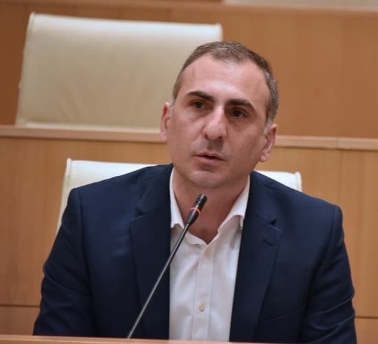 “უფრო საინტერესო გახდება ქართული პოლიტიკური ცხოვრება გახარიას ოპოზიციაში წასვლის შემდეგ”