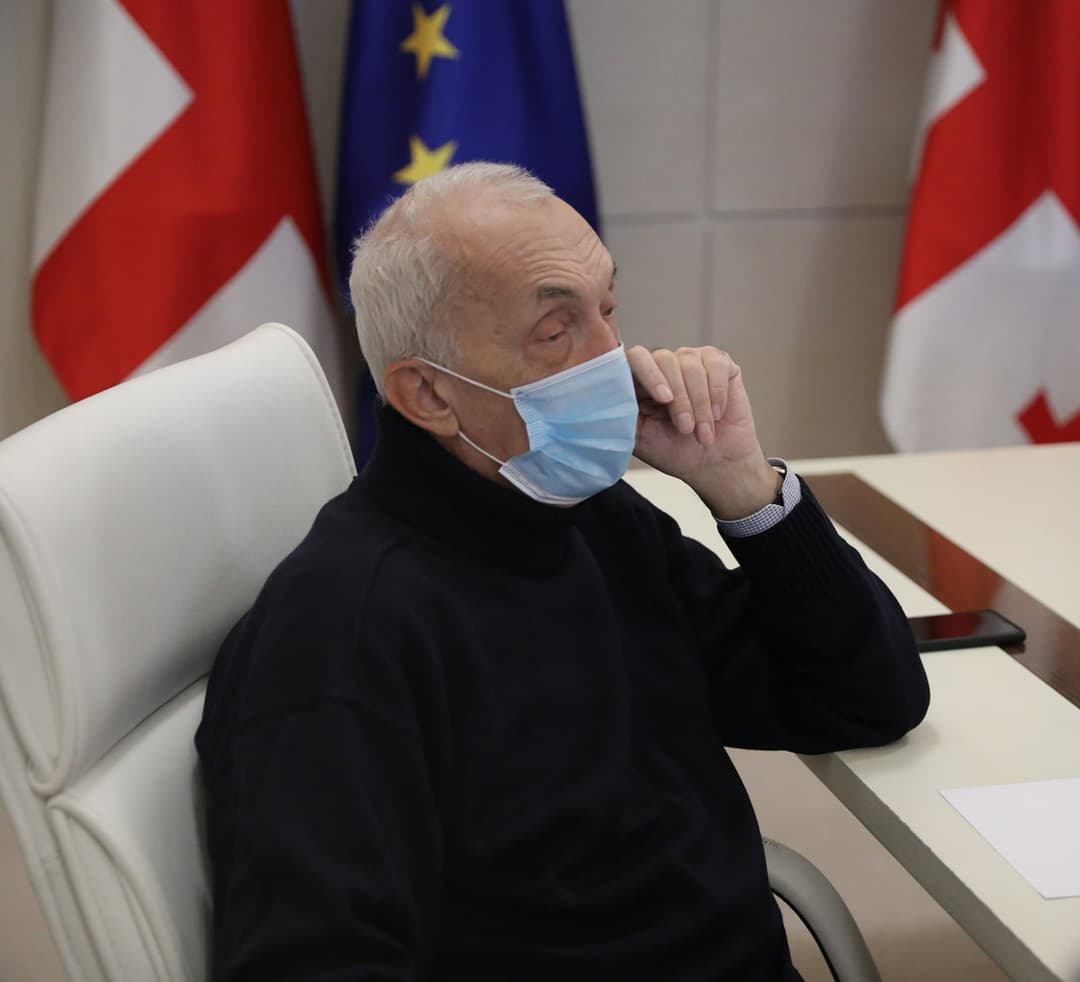 “შესაძლოა, კიდევ დაიწიოს ასაკმა ან საყოველთაო ვაქცინაცია გამოცხადდეს, აბა ხომ არ გავაფუჭებთ”