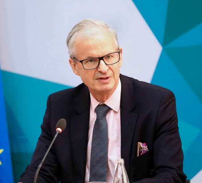 “ახლა კომპრომისის დროა, კომპრომისი სისუსტის ნიშანი არაა, სიძლიერის გამოვლინებაა”