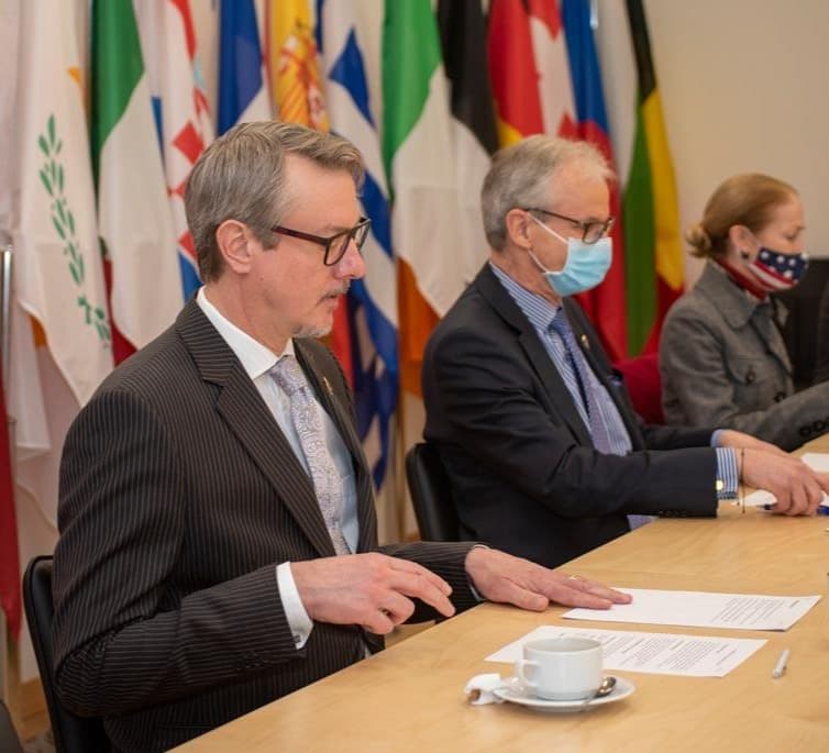 კრისტიან დანიელსონი და კარლ ჰარცელი დღეს მესამე სექტორის წარმომადგენლებს შეხვდებიან