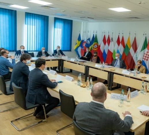 კრისტიან დანიელსონი პოლიტიკურ პარტიებთან ინდივიდუალურ შეხვედრებს გამართავს