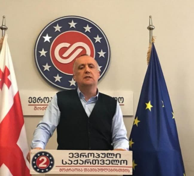 “ჯერ პრემიერის და ახლა ფინანსთა მინისტრის გადადგომა, მეტყველებს იმაზე, თუ რა ღრმა პოლიტიკურ და ეკონომიკურ კრიზისშია ქვეყანა”