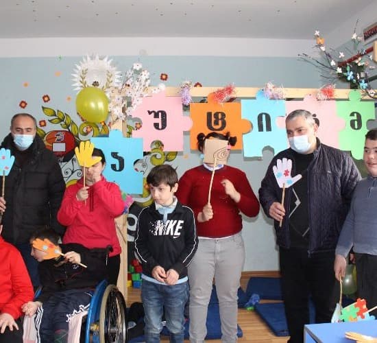 Frontnews image description