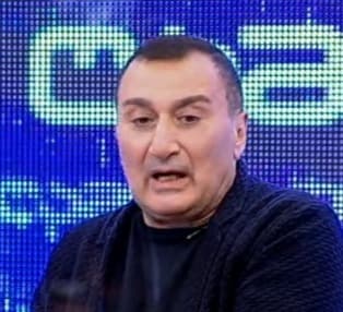 “2011 წელს ქათამი კვერცხს არ დებდა? მიხალკოვის შვილის ქორწილში შალახოს რომ ცეკვავდნენ?”