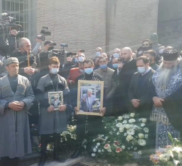 ანზორ ერქომაიშვილი მთაწმინდის პანთეონში დაკრძალეს