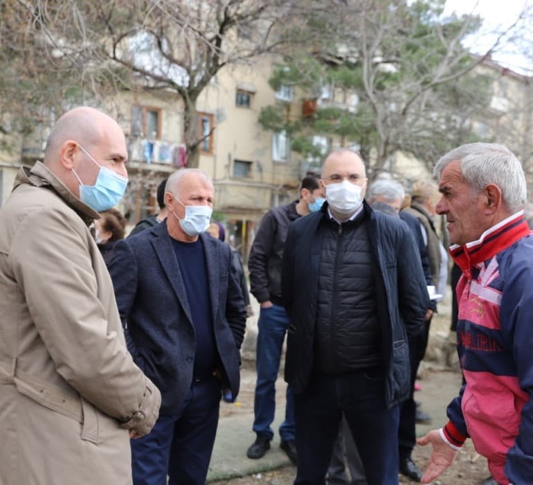 სოფელ სართიჭალაში მცხოვრებ აფხაზეთიდან დევნილებს ჰუმანიტარული დახმარება გადაეცათ
