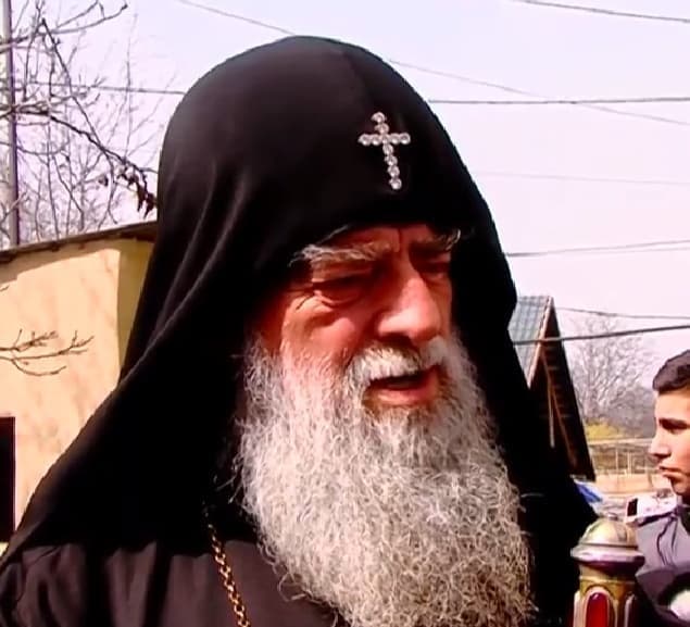 “ის ორი ადამიანი, ვისაც ვითომ დაპირისპირება მოუხდა, იყვნენ შემოგზავნილები, აღარ არიან ეპარქიაში, გავუშვი”