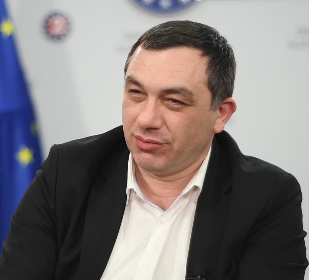 “ჩვენ დავეთანხმებით იმას, რაც მიგვაჩნია გონივრულ კომპომისად, რომ ქვეყანა კრიზისიდან გამოვიდეს”