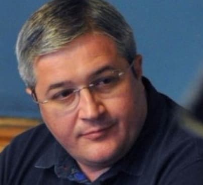 “მეგობრობა რჩება მეგობრობად, ამ პარტიის მიმართ ჩემგან წარმატების სურვილი, თუმც, უკვე გარედან, უცვლელია”