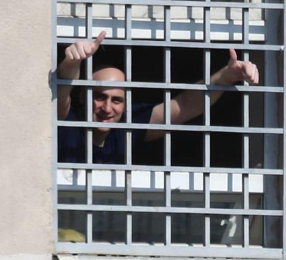 “როგორც ჩანს, 15 მაისს მე თქვენთან ერთად ვერ ვიქნები, მაგრამ თითოეული თქვენგანის რწმენა უფრო შეუპოვარი უნდა გახდეს!”